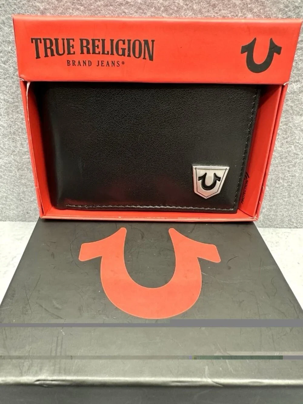 True Religion Mens Genuine Leather Wallet Bi-Fold Black Silver Logo RFID NIB